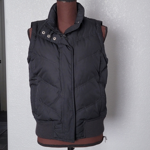 EUC! Gap Puffer Vest - S - Picture 1 of 4